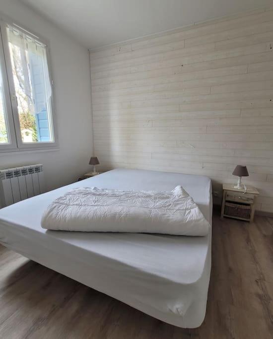 Maison Individuelle En Bord De Mer. Petit-Caux